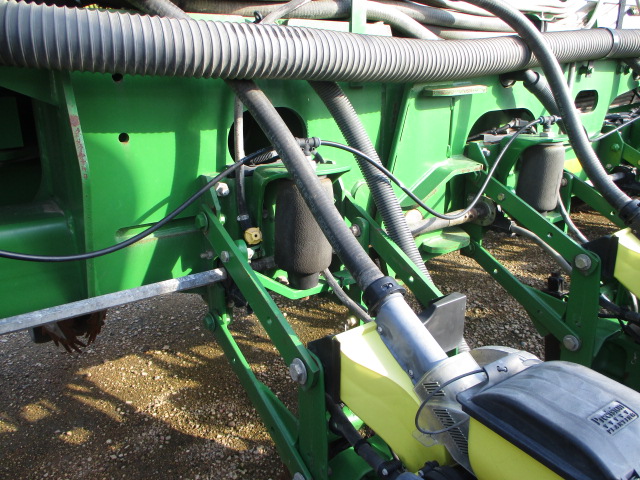 2011 John Deere 1770 24R30 Planter