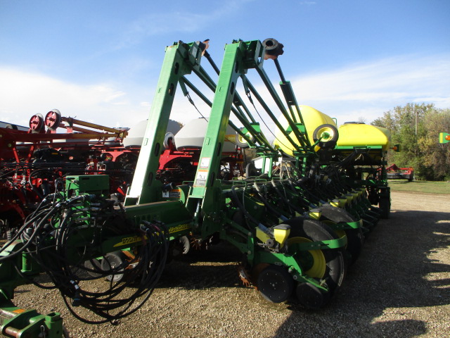 2011 John Deere 1770 24R30 Planter