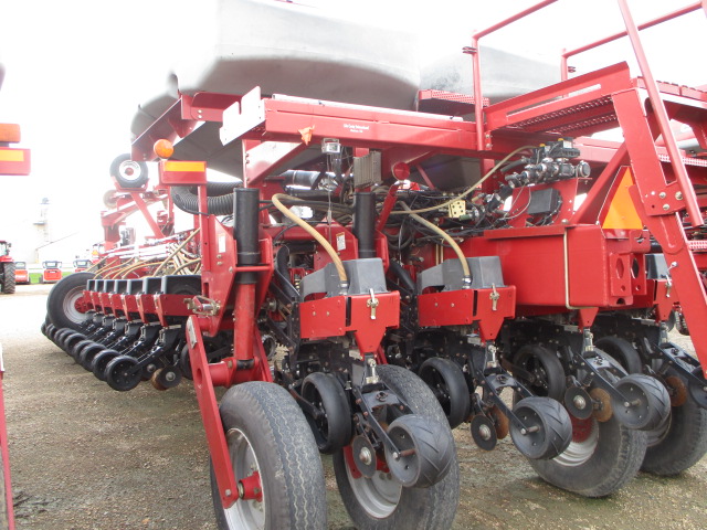 2007 Case IH 1250 24R30 FF Bulk Fill Planter