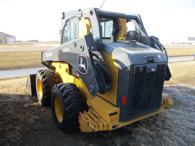 2024 John Deere 330G Skid Steer Loader