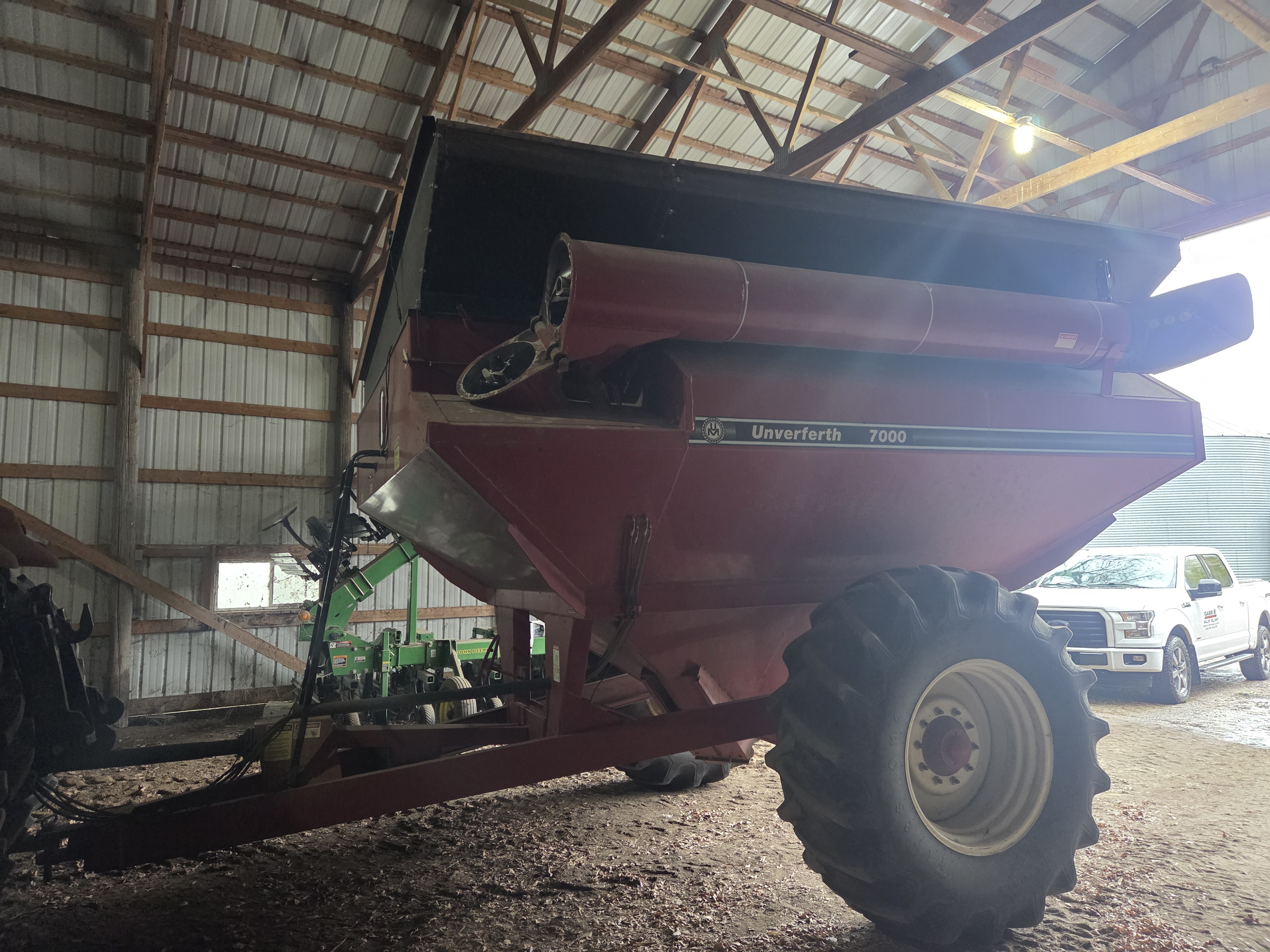1995 Unverferth GC7000 Grain Cart