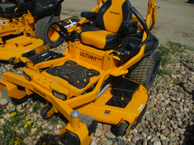 2021 Cub Cadet ZTX4 Mower/Zero Turn