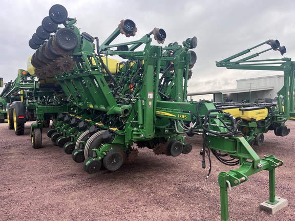 2018 John Deere 1795 Planter