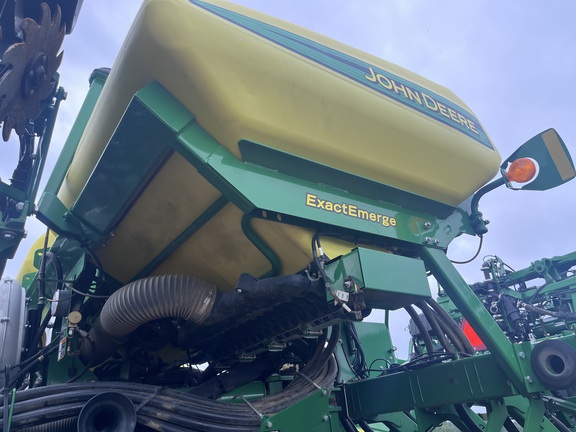 2018 John Deere 1795 Planter