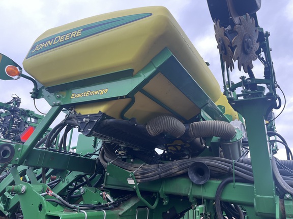 2018 John Deere 1795 Planter