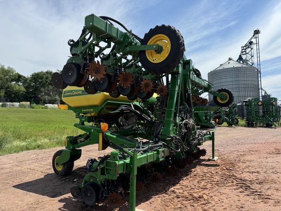 2020 John Deere 1725 CCS Tree Planter