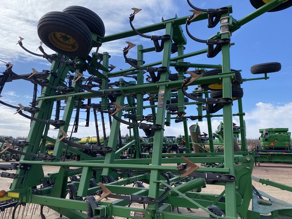 2009 John Deere 2210 Field Cultivator