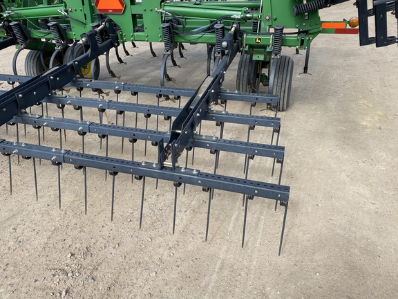 2009 John Deere 2210 Field Cultivator