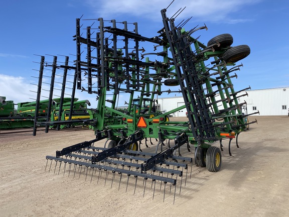 2009 John Deere 2210 Field Cultivator