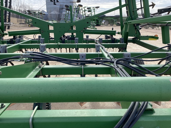 2009 John Deere 2210 Field Cultivator