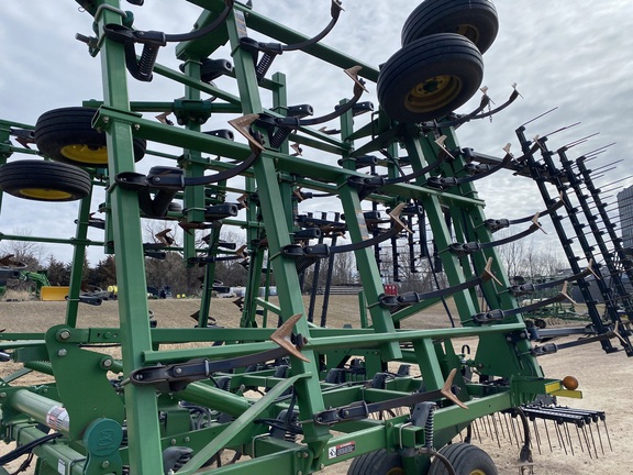 2009 John Deere 2210 Field Cultivator