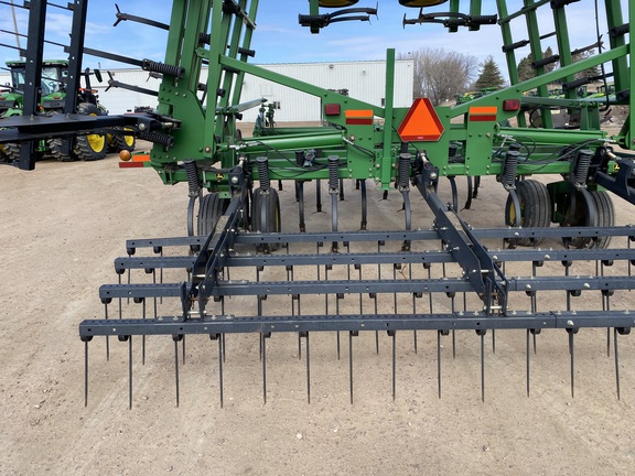 2009 John Deere 2210 Field Cultivator