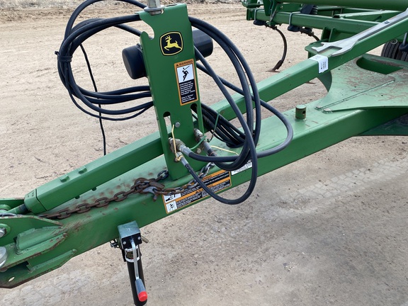 2009 John Deere 2210 Field Cultivator