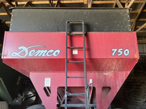 Demco 750 Gravity Box