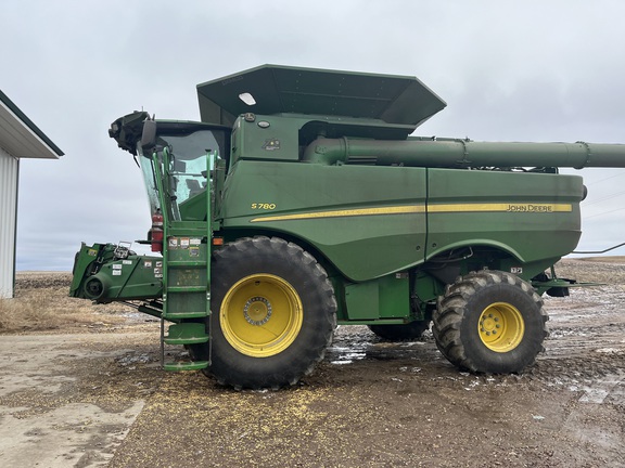 2022 John Deere S780 Combine