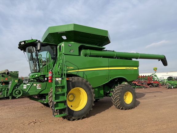 2022 John Deere S780 Combine