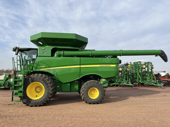 2022 John Deere S780 Combine