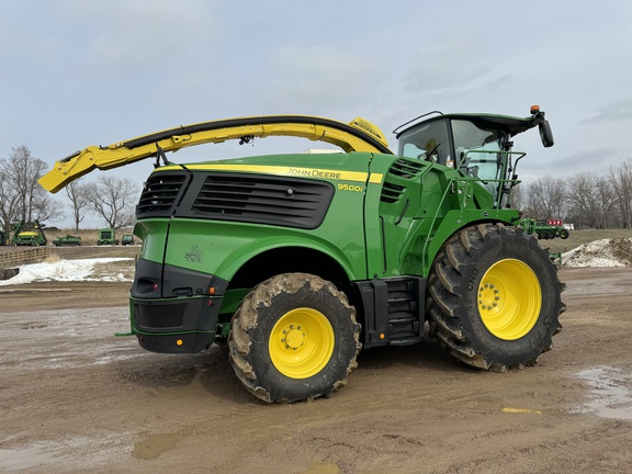 2022 John Deere 9500 Forage Harvester