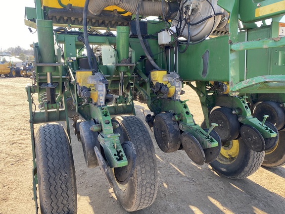 2012 John Deere 1770NT CCS Planter