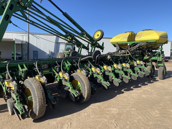 2012 John Deere 1770NT CCS Planter