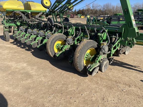 2012 John Deere 1770NT CCS Planter