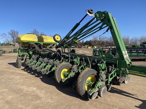 2012 John Deere 1770NT CCS Planter