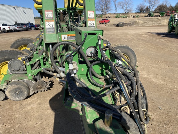 2012 John Deere 1770NT CCS Planter