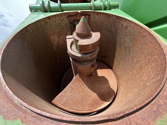 2008 Brent 1194 Grain Cart