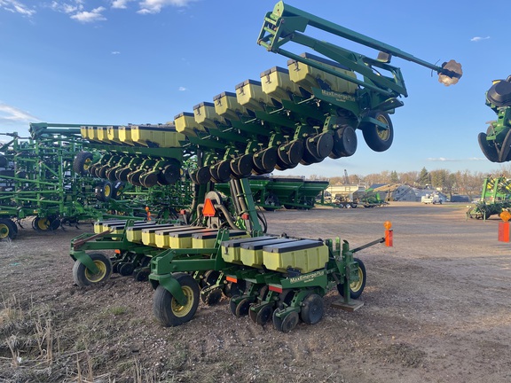 2000 John Deere 1720 Tree Planter