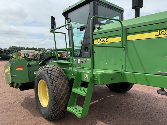 2004 John Deere 4895 Windrower