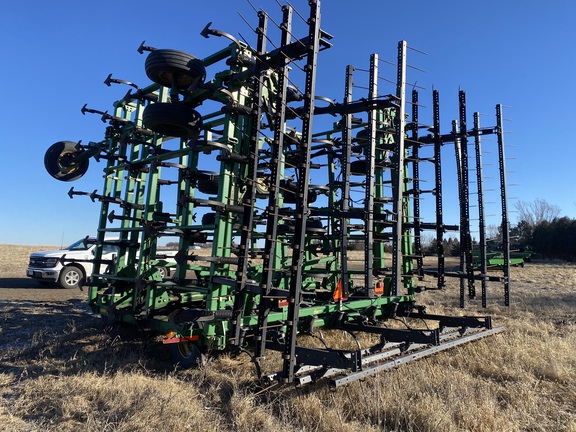 2004 John Deere 2210 Field Cultivator