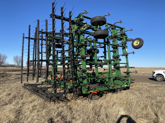 2004 John Deere 2210 Field Cultivator