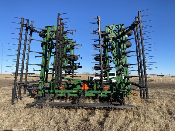 2004 John Deere 2210 Field Cultivator