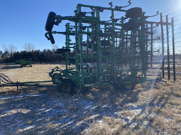 2004 John Deere 2210 Field Cultivator