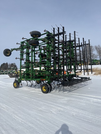 2004 John Deere 2210 Field Cultivator