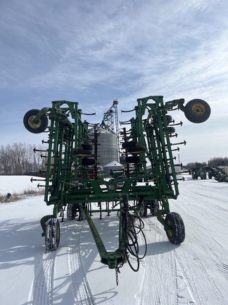 2004 John Deere 2210 Field Cultivator