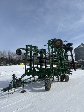 2004 John Deere 2210 Field Cultivator