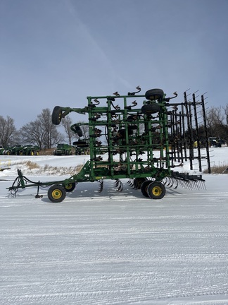 2004 John Deere 2210 Field Cultivator