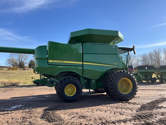 2020 John Deere S780 Combine