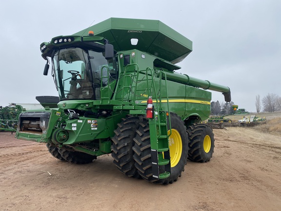 2020 John Deere S780 Combine