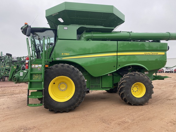 2020 John Deere S780 Combine