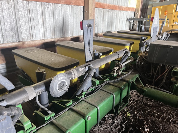 2000 John Deere 1770 Planter