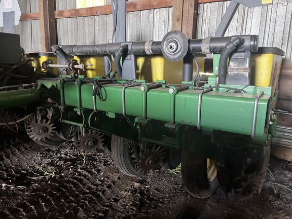 2000 John Deere 1770 Planter