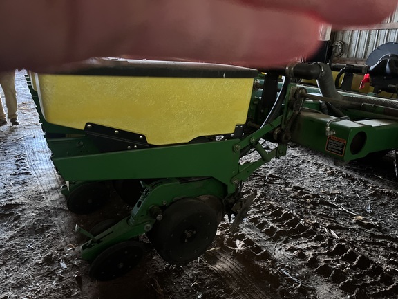 2000 John Deere 1770 Planter