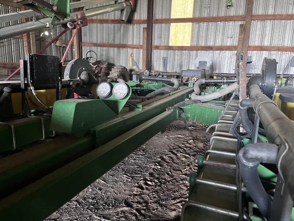 2000 John Deere 1770 Planter