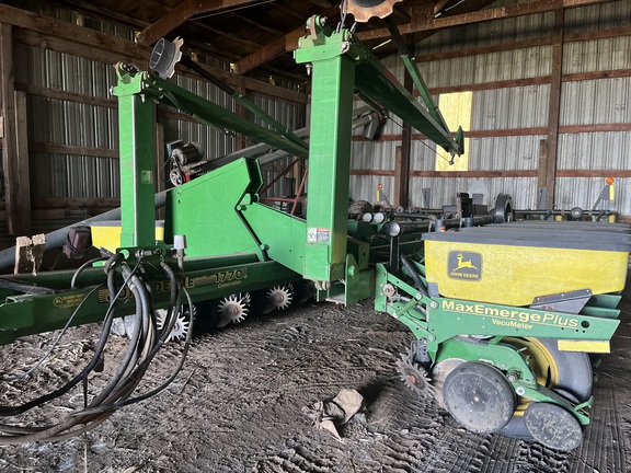 2000 John Deere 1770 Planter