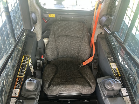 2020 John Deere 330G Skid Steer Loader