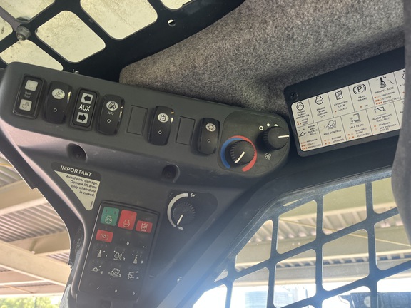 2020 John Deere 330G Skid Steer Loader