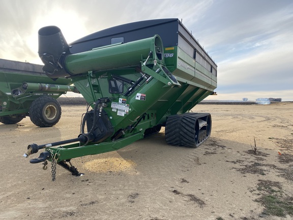 2023 Brent 1596 Grain Cart