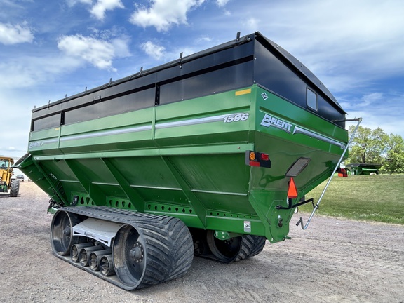 2023 Brent 1596 Grain Cart